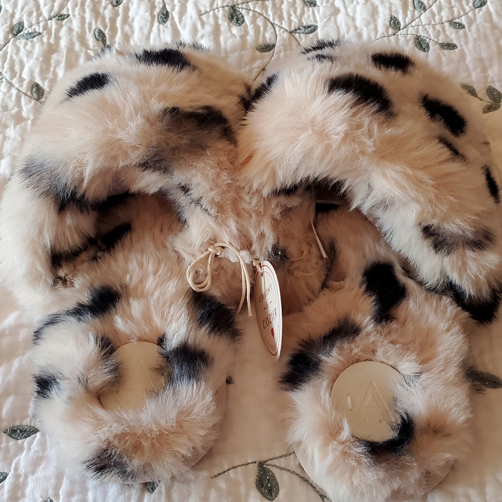 Anthropologie fuzzy slippers